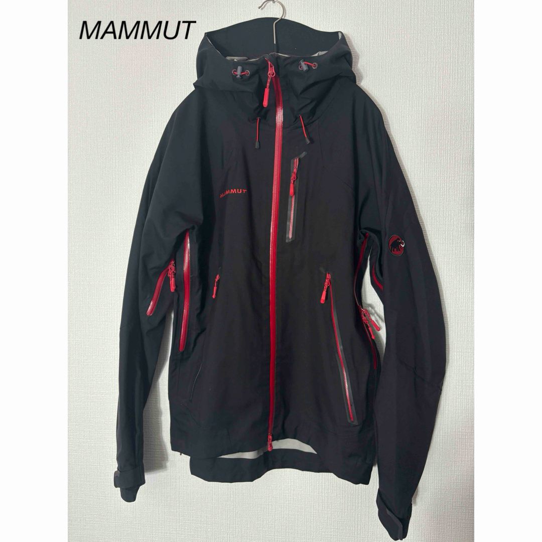 Mammut(マムート)のMAMMUT マウンテンパーカー　黒　赤 メンズのジャケット/アウター(マウンテンパーカー)の商品写真