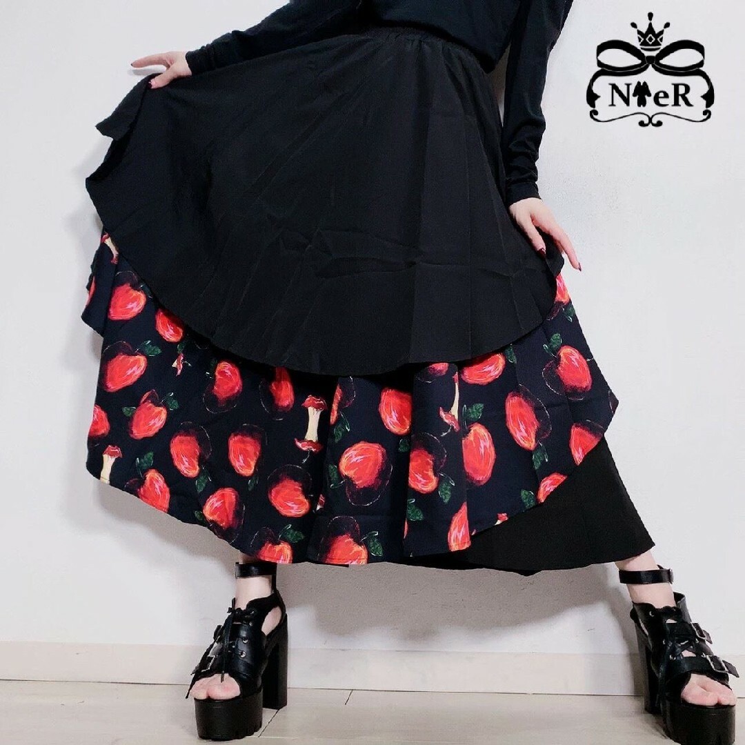 NieR Clothing(ニーアクロージング)のNieR ORIGINAL FLARE SKIRT【赤林檎】 レディースのスカート(ロングスカート)の商品写真