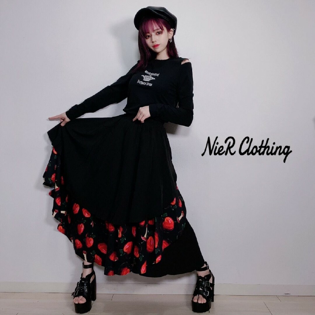 NieR Clothing(ニーアクロージング)のNieR ORIGINAL FLARE SKIRT【赤林檎】 レディースのスカート(ロングスカート)の商品写真