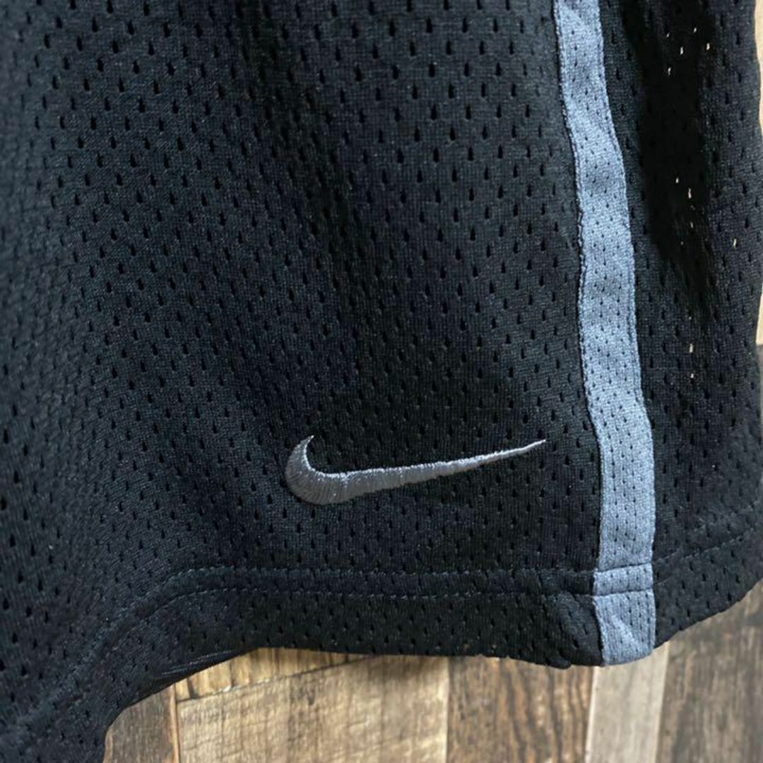 NIKE(ナイキ)のナイキ ブラック 刺繍 スウッシュ バスパン バスケ ハーフパンツ USA古着 メンズのパンツ(ショートパンツ)の商品写真