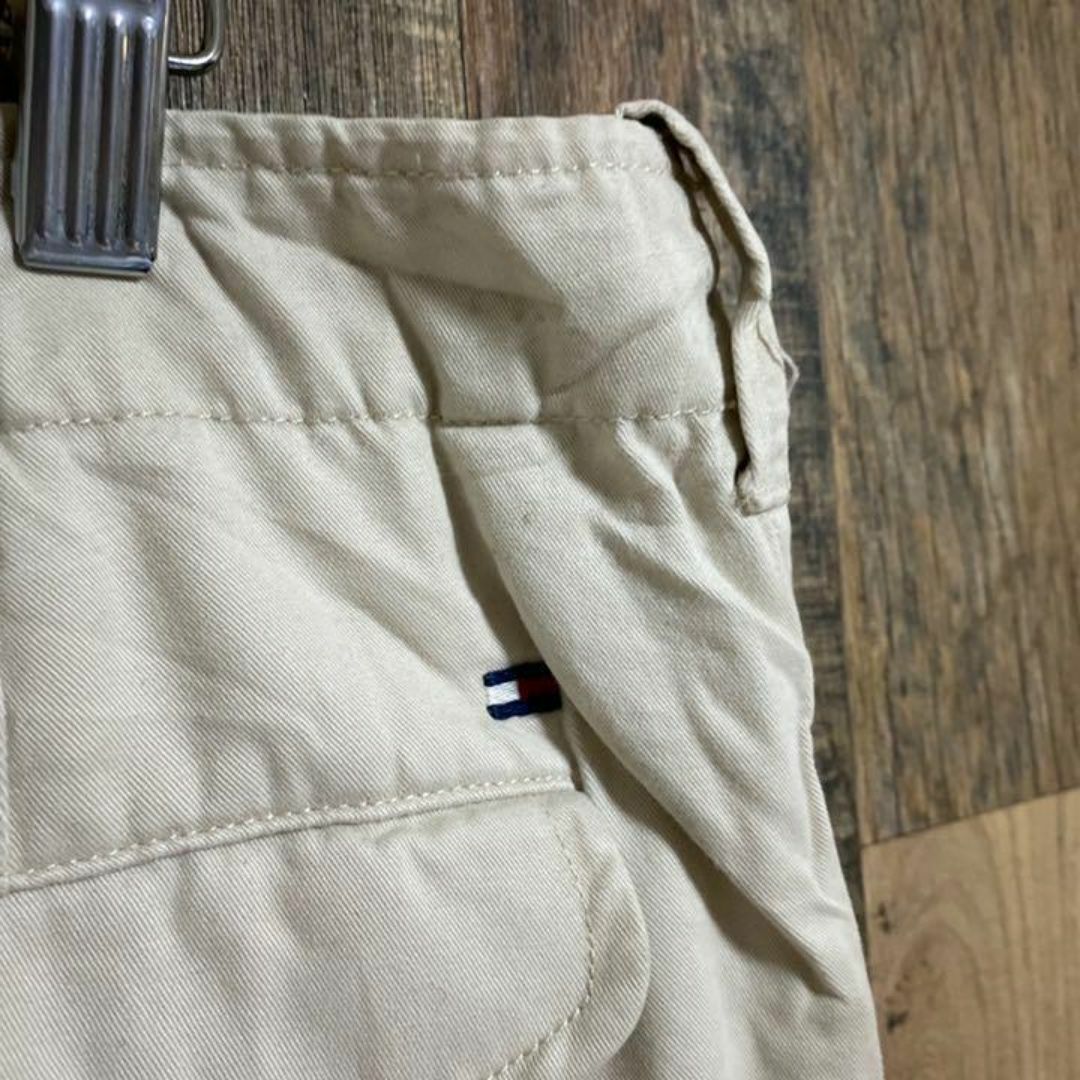 TOMMY HILFIGER(トミーヒルフィガー)のトミーヒルフィガー カーゴパンツ グレージュ ハーフパンツ ロゴ USA古着 メンズのパンツ(ショートパンツ)の商品写真