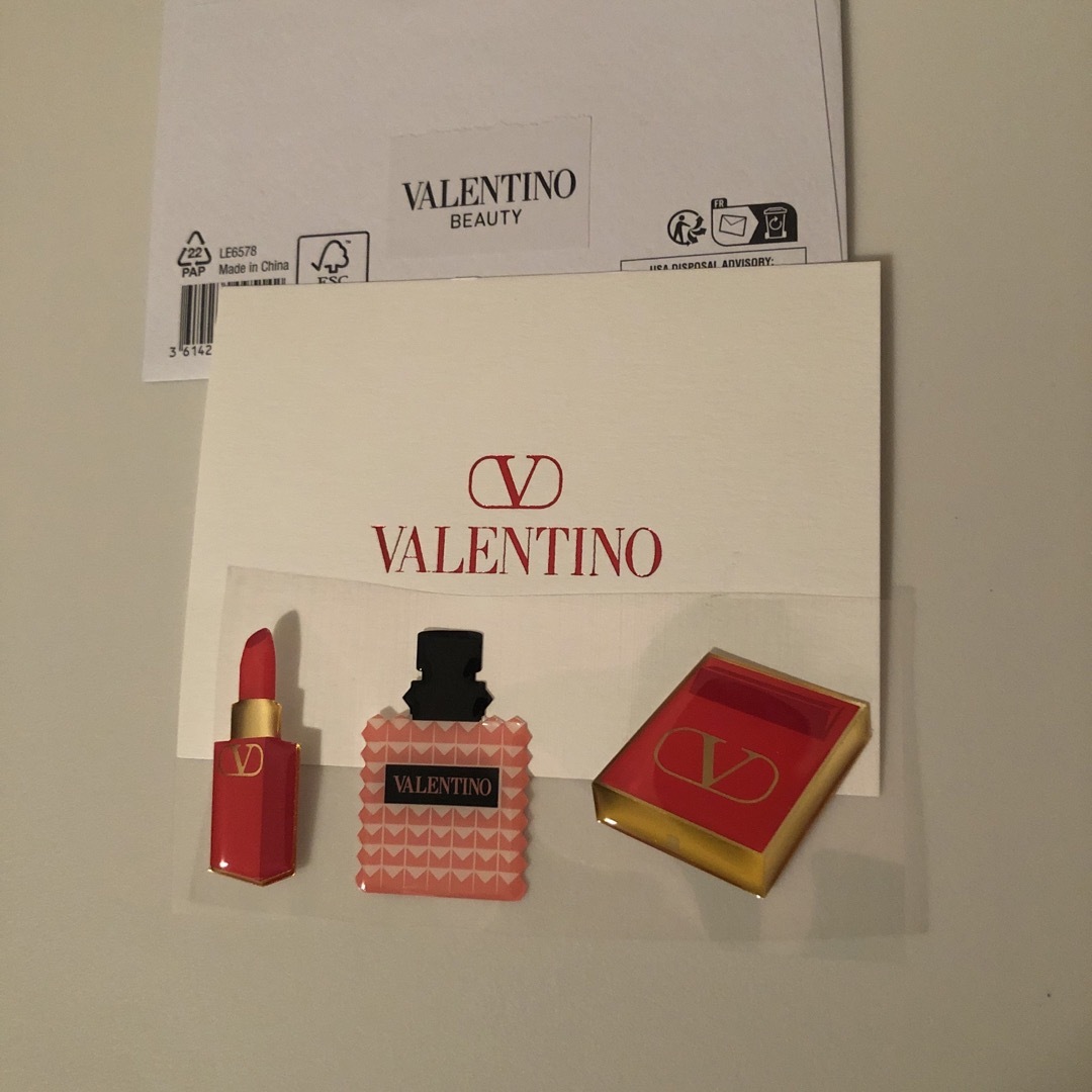 VALENTINO(ヴァレンティノ)のVALENTINO Beauty stickers インテリア/住まい/日用品の文房具(シール)の商品写真