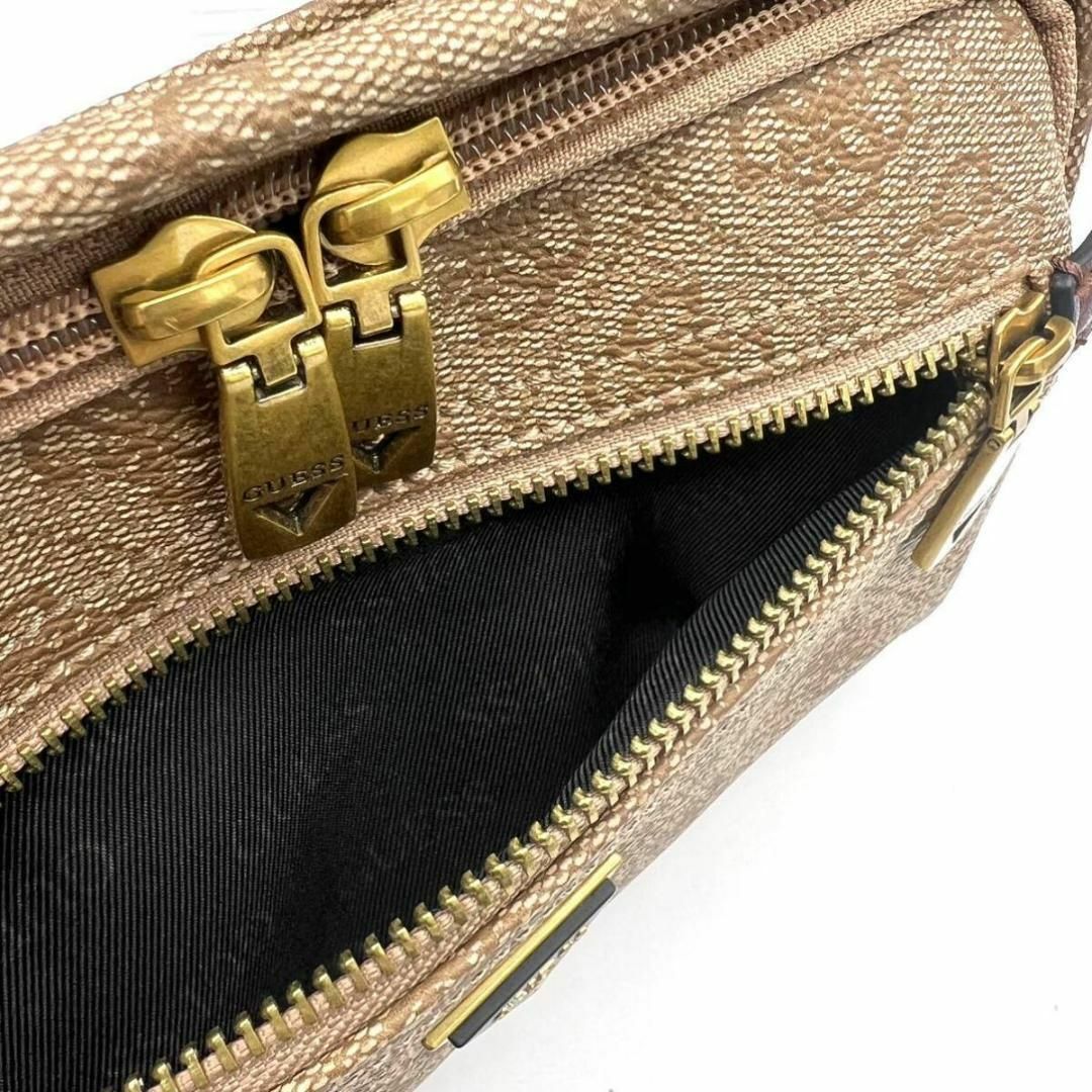 GUESS(ゲス)の新品 未使用 GUESS VEZZOLA Squared Bum Bag バッグ メンズのバッグ(ボディーバッグ)の商品写真