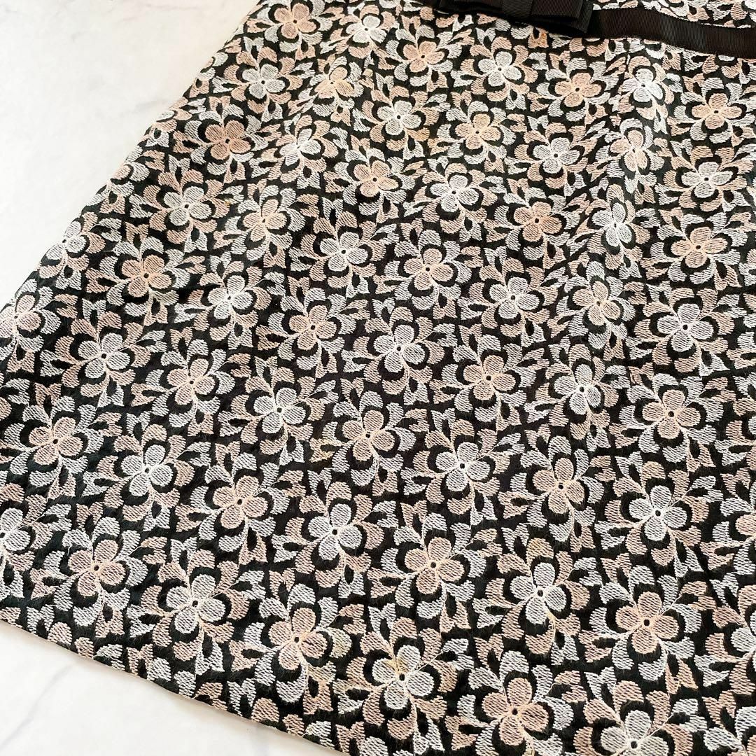 TOCCA(トッカ)の未使用級꧁トッカ꧂ワンピース　豪華刺繍　130 総柄　花柄　ウエストリボン キッズ/ベビー/マタニティのキッズ服女の子用(90cm~)(ワンピース)の商品写真