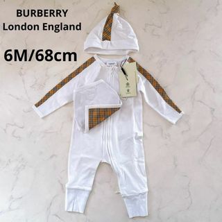 バーバリー(BURBERRY)の新品✨現行꧁バーバリー꧂ロンパース　スタイ　帽子　３点セット 6M/68cm(ロンパース)