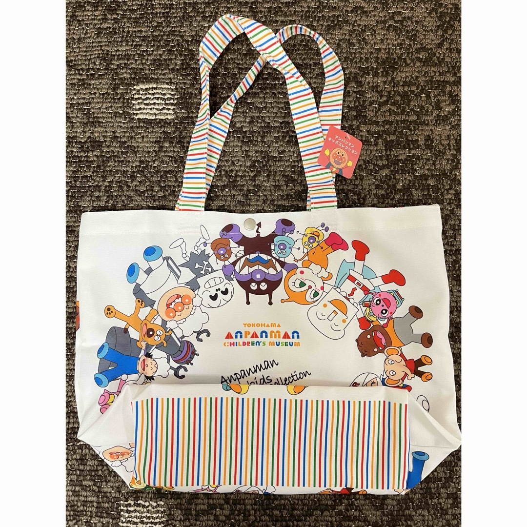 新品　アンパンマン　トートバッグ　通園　保育園　幼稚園　大容量 キッズ/ベビー/マタニティのこども用バッグ(トートバッグ)の商品写真