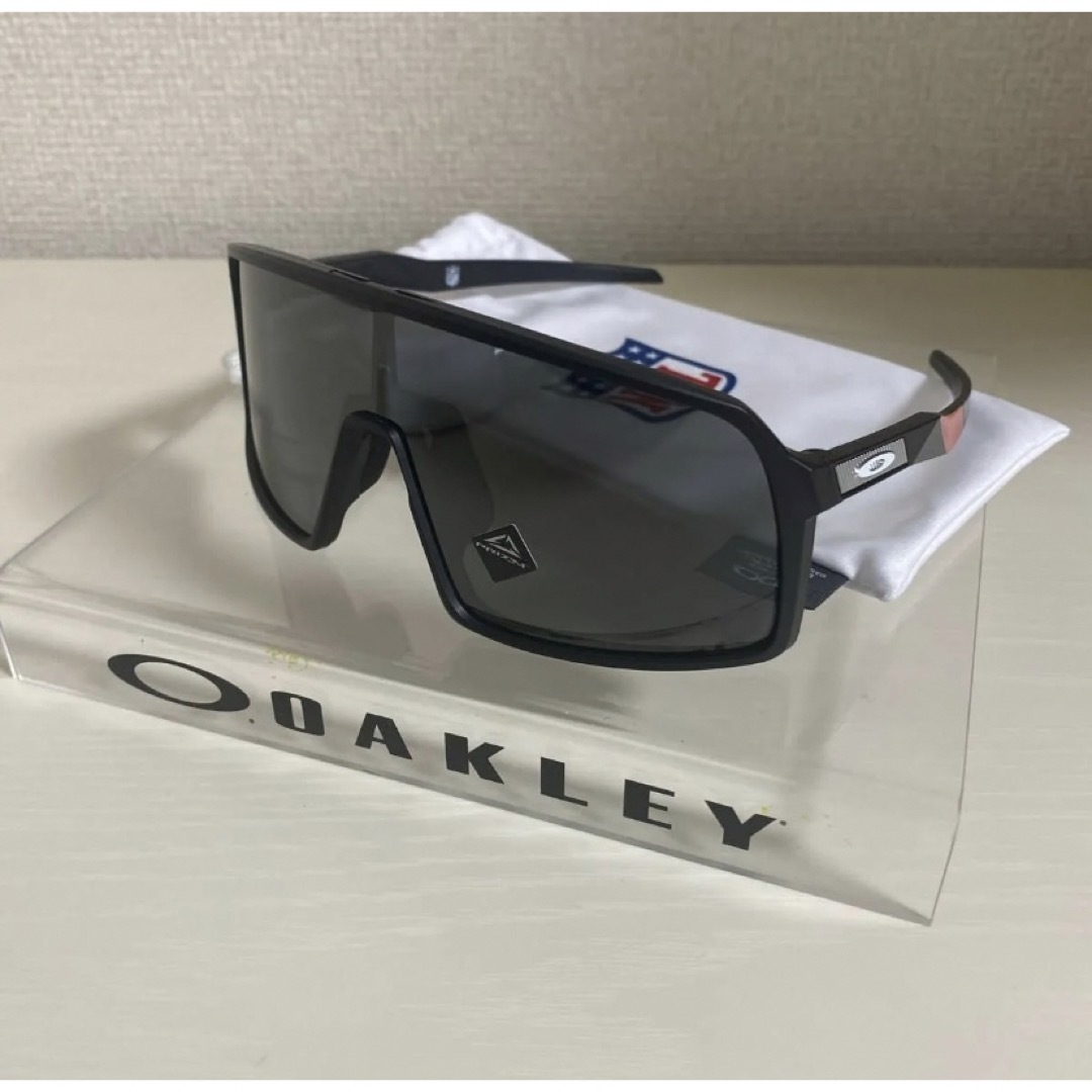 Oakley(オークリー)のOAKLEY  SUTRO  940635 メンズのファッション小物(サングラス/メガネ)の商品写真