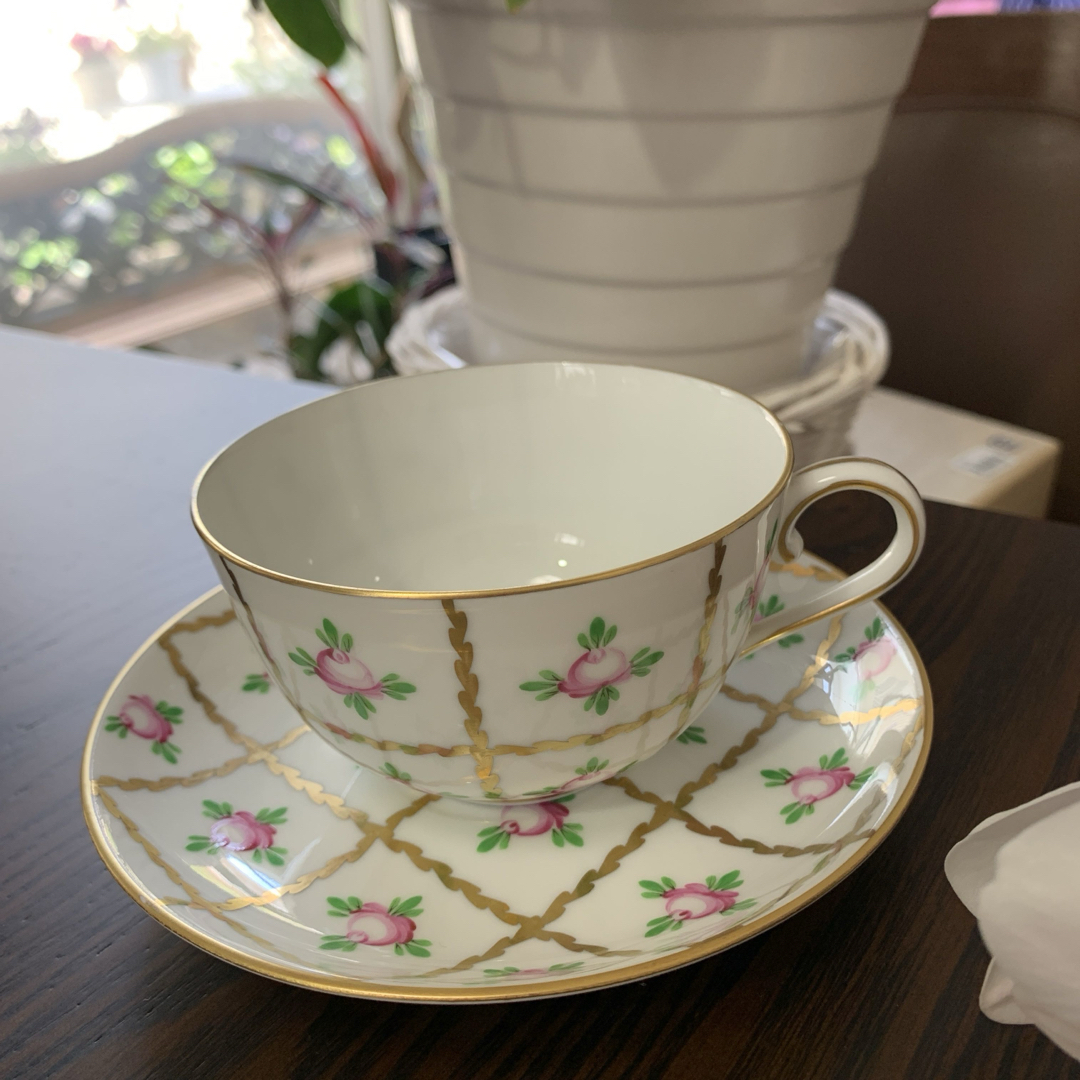 ヘレンド ①セーブル風金彩 小薔薇 カップ＆ソーサー