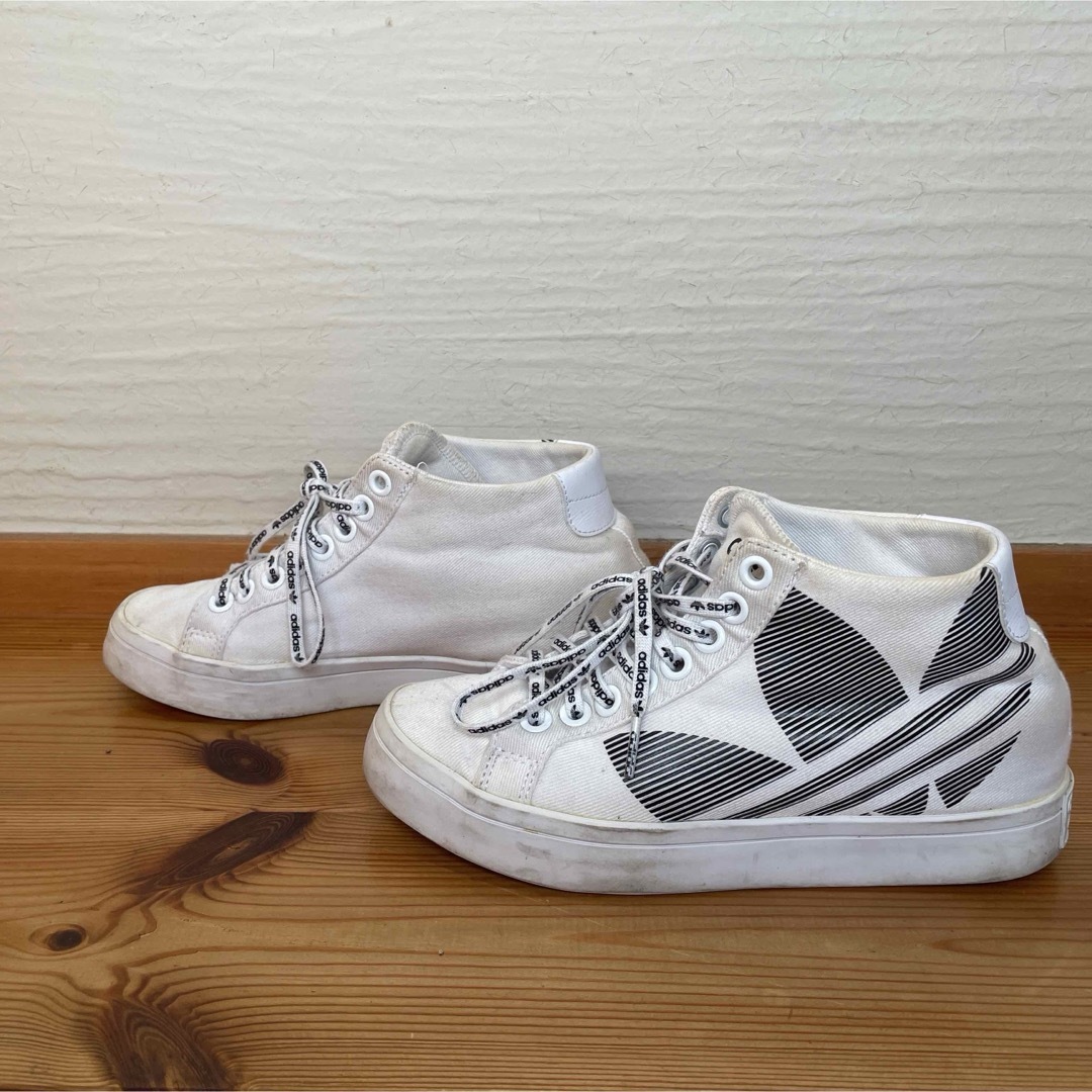 adidas(アディダス)のadidasスニーカー ハイカットスニーカー ☆ 24㎝ # アディダス ♪ レディースの靴/シューズ(スニーカー)の商品写真