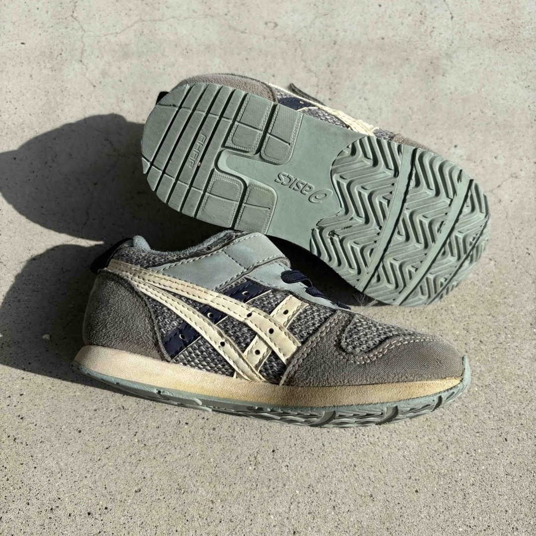 asics(アシックス)の最終値下！asics スニーカー　16.0センチ キッズ/ベビー/マタニティのキッズ靴/シューズ(15cm~)(スニーカー)の商品写真