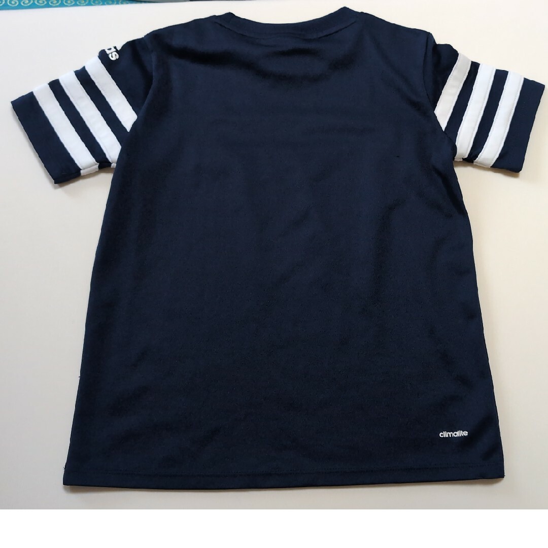 adidas(アディダス)のadidas　Tシャツ　130cm キッズ/ベビー/マタニティのキッズ服男の子用(90cm~)(Tシャツ/カットソー)の商品写真