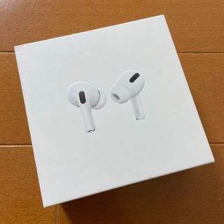 アップル(Apple)のアップル純正品　AirPods Pro　エアーポッズプロ　イヤホン　充電ケース(ヘッドフォン/イヤフォン)