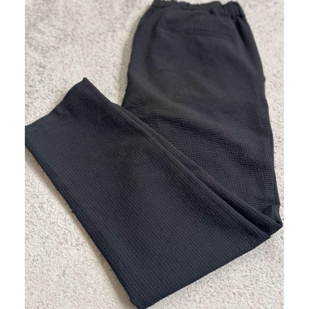 a.v.v(アーヴェヴェ)のavv シアサッカー　パンツ　スラックス　サイズ S  ブラック メンズのパンツ(スラックス)の商品写真