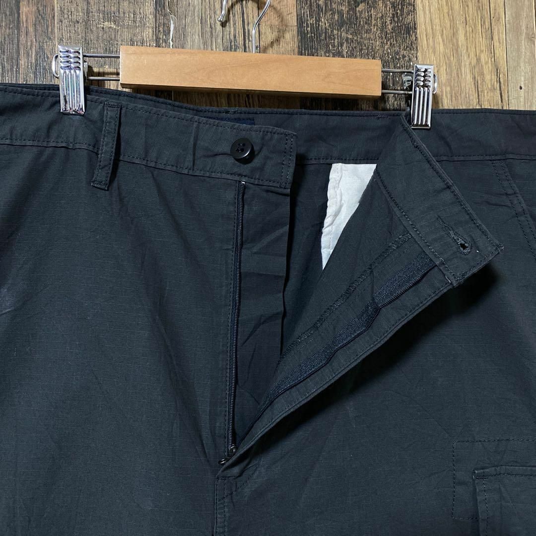 Levi's(リーバイス)のリーバイス メンズ ハーフ ブラック 44 2XL カーゴ パンツ USA古着 メンズのパンツ(ショートパンツ)の商品写真