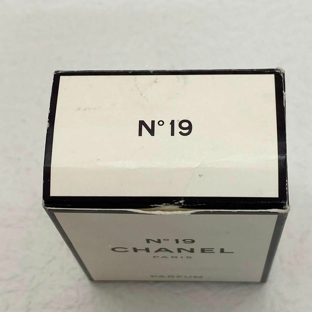 CHANEL(シャネル)のCHANEL N°19 香水 7ml    ルイフェロー   AVON 50ML コスメ/美容の香水(香水(女性用))の商品写真