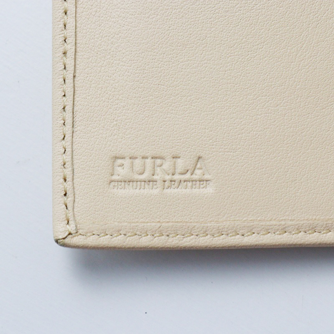 Furla(フルラ)のフルラ FURLA レザー ラウンドファスナー ロングウォレット 蝶柄 /ベージュ 財布 長財布 プリント バタフライ【2400013816113】 レディースのファッション小物(財布)の商品写真