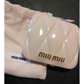 MIU MIU　ミラー　ノベルティ　ピンク 　新品　巾着入り