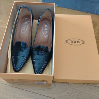 TOD'S - TOD'S　エナメルパンプス　黒