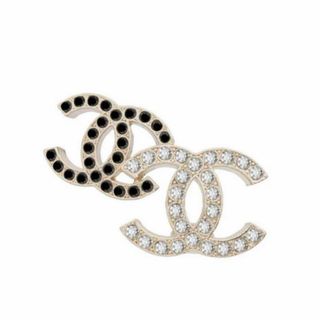 シャネル(CHANEL)のシャネルダブルココマークピアス22b美品！(ピアス)