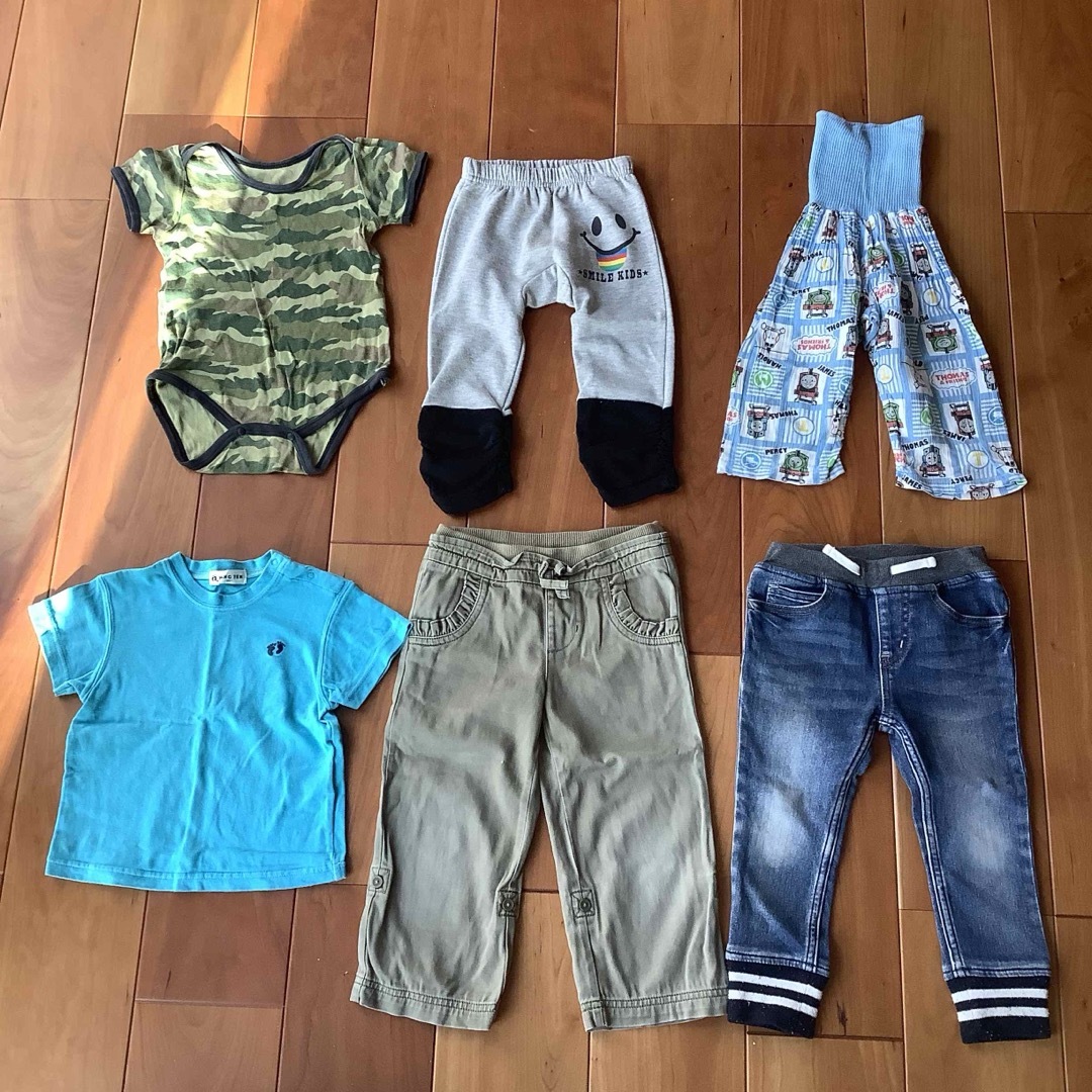 babyGAP(ベビーギャップ)の男の子　まとめ売り　6点　90〜95cm キッズ/ベビー/マタニティのキッズ服男の子用(90cm~)(Tシャツ/カットソー)の商品写真