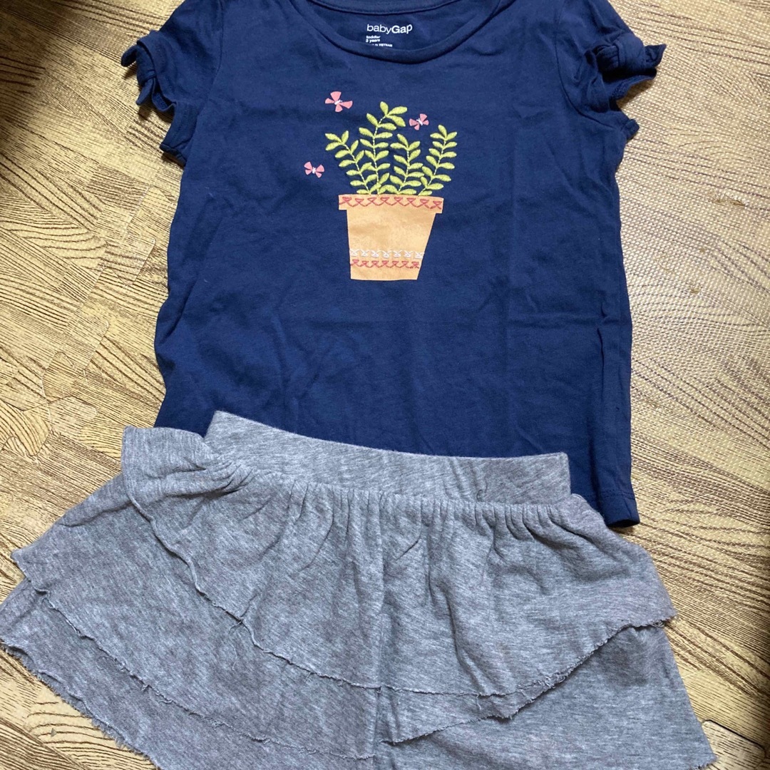 babyGAP(ベビーギャップ)のbaby GAP サイズ90 キッズ/ベビー/マタニティのキッズ服女の子用(90cm~)(Tシャツ/カットソー)の商品写真