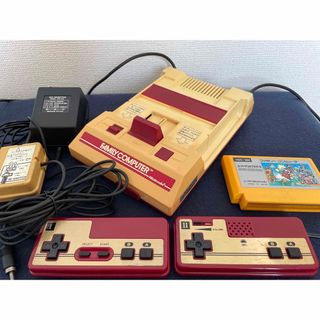 ファミリーコンピュータ(ファミリーコンピュータ)のファミコン　四角ボタン　付属品有り　スーパーマリオブラザーズ(家庭用ゲーム機本体)