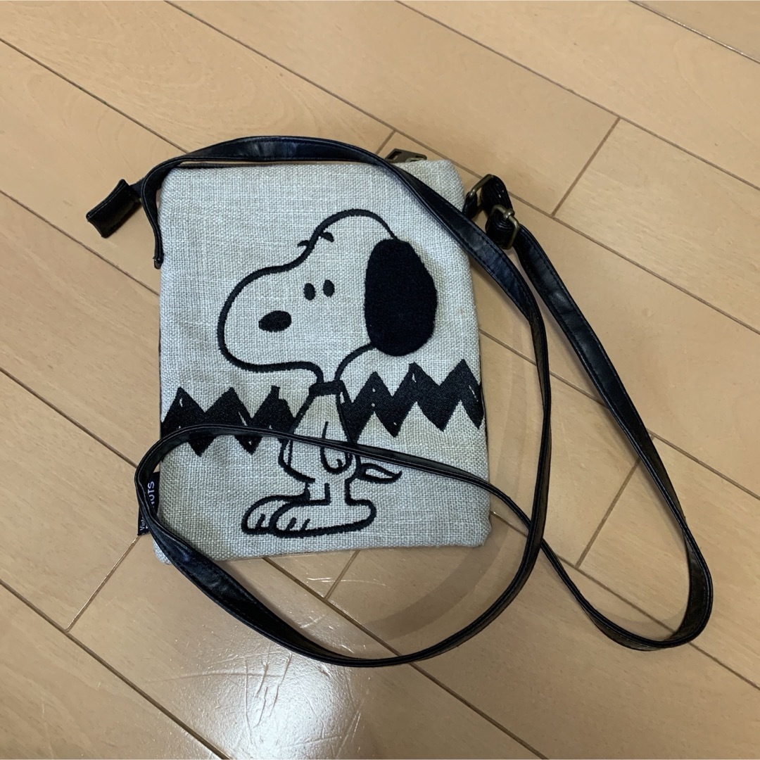 SNOOPY(スヌーピー)のSNOOPY ショルダーバッグ レディースのバッグ(ショルダーバッグ)の商品写真