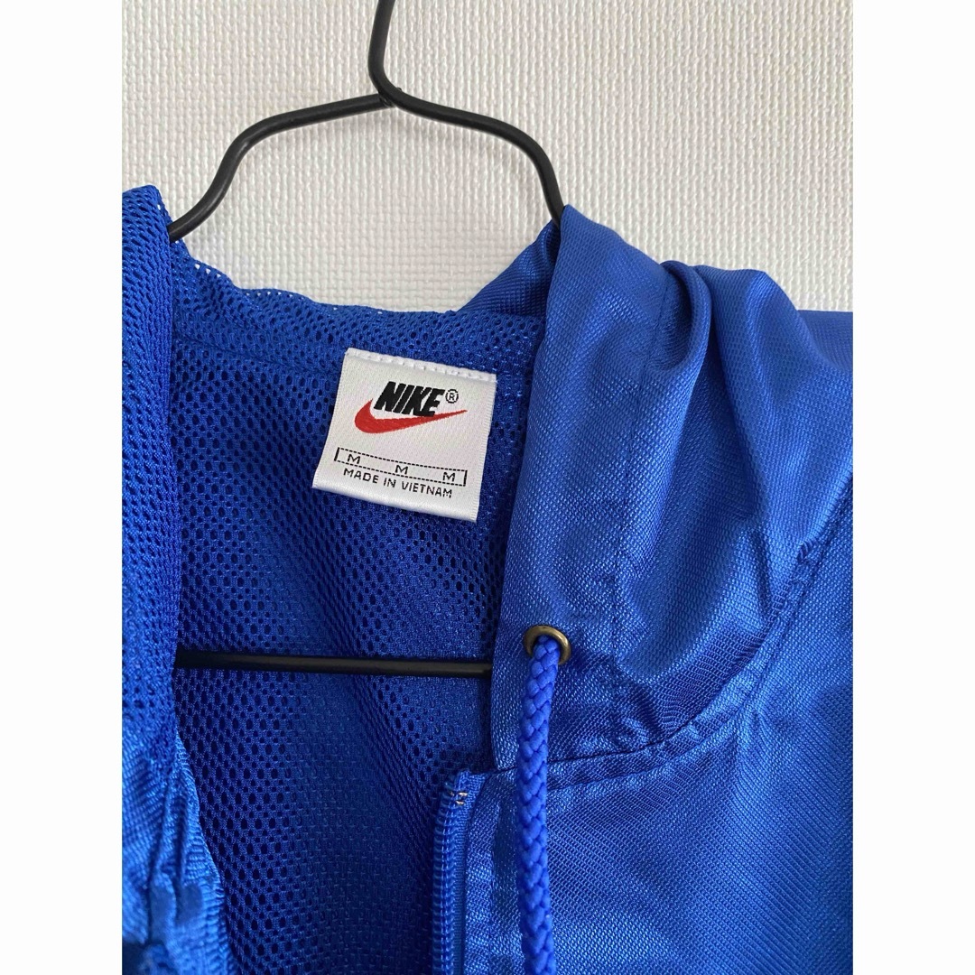 NIKE(ナイキ)のused  NIKE ブルゾン　ロイヤルブルー M メンズのジャケット/アウター(ブルゾン)の商品写真