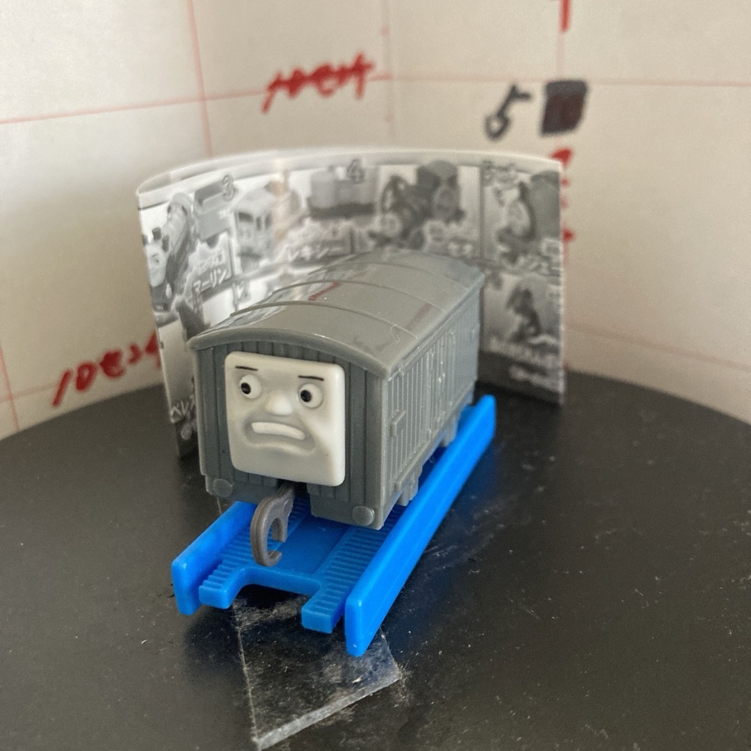 THOMAS(トーマス)のカプセルプラレール　  実験用機関車ジェームズの救出 顔つき貨車　 タカラトミー キッズ/ベビー/マタニティのおもちゃ(電車のおもちゃ/車)の商品写真