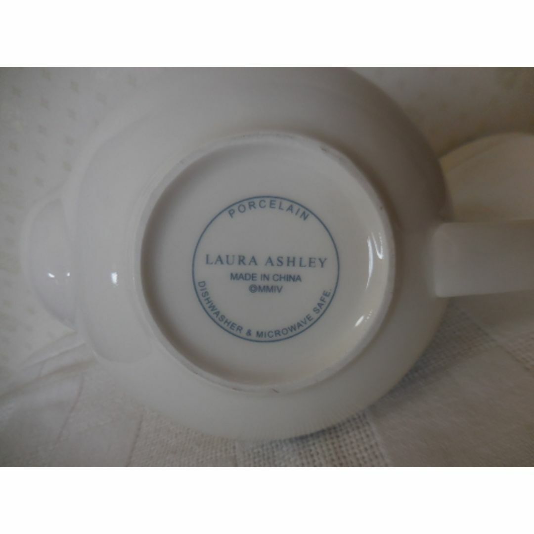 LAURA ASHLEY(ローラアシュレイ)の廃盤★未使用美品 LAURA ASHLEY ローラ アシュレイ ティーポット花柄 インテリア/住まい/日用品のキッチン/食器(テーブル用品)の商品写真