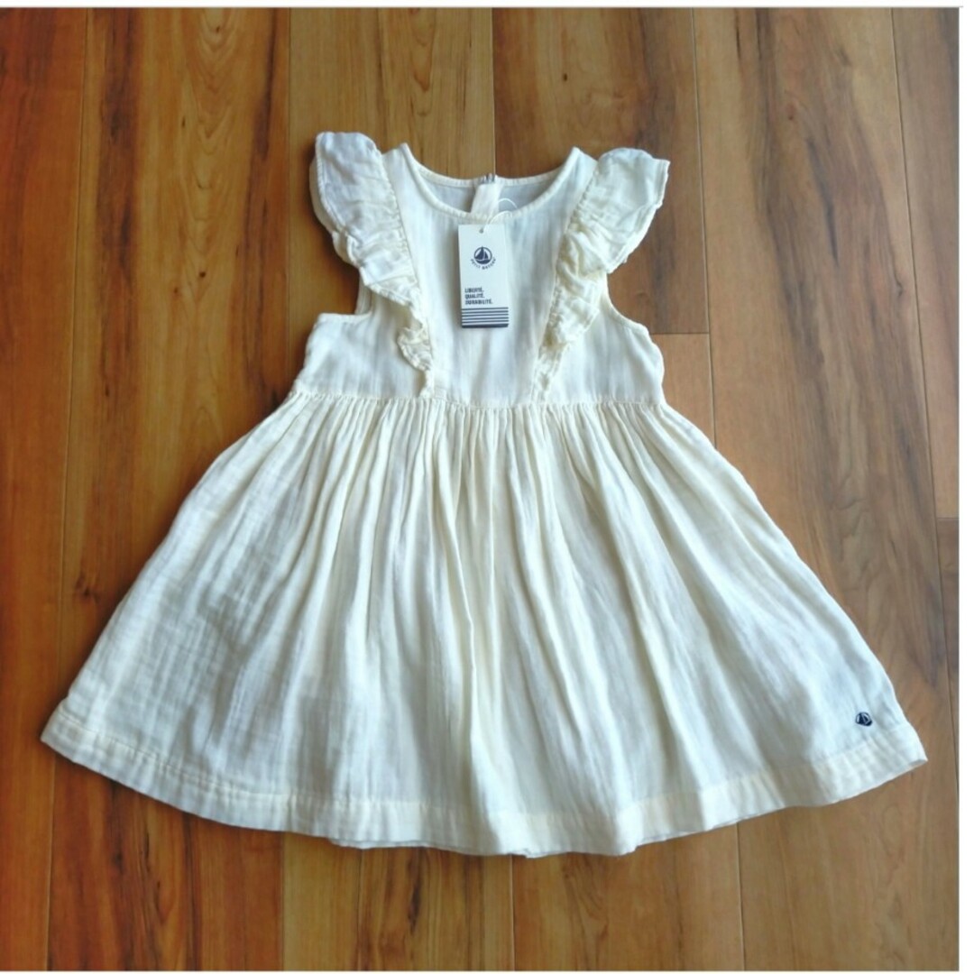 PETIT BATEAU(プチバトー)の新品＊4ans　プチバトーワンピース　　　　　　　おまとめ2点 キッズ/ベビー/マタニティのキッズ服女の子用(90cm~)(ワンピース)の商品写真