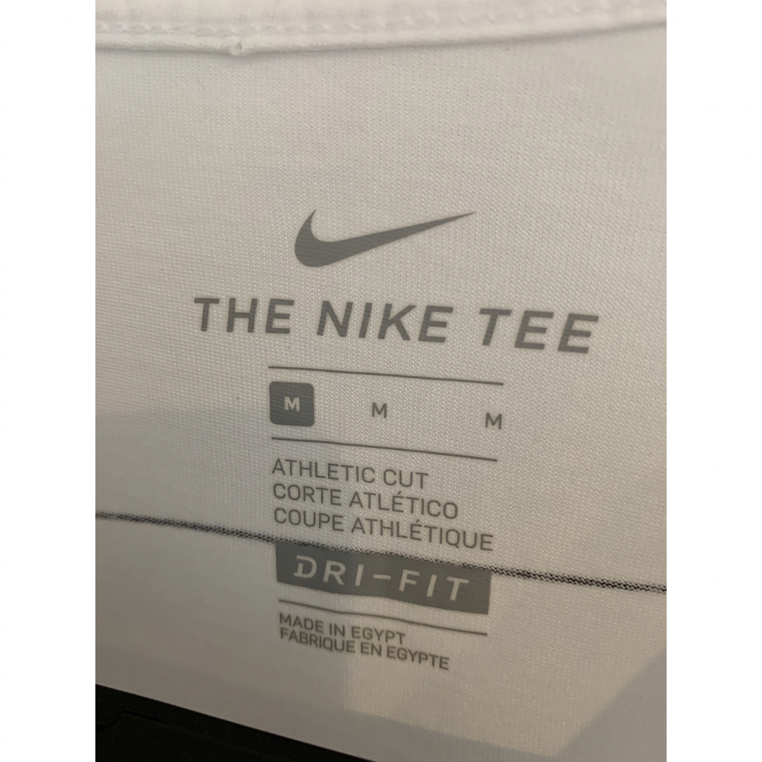 NIKE(ナイキ)のNIKE Tシャツ　美品　デザイン　白 メンズのトップス(Tシャツ/カットソー(半袖/袖なし))の商品写真