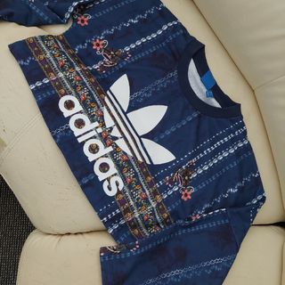 アディダス(adidas)のアディダス　ショート丈トップス(カットソー(長袖/七分))