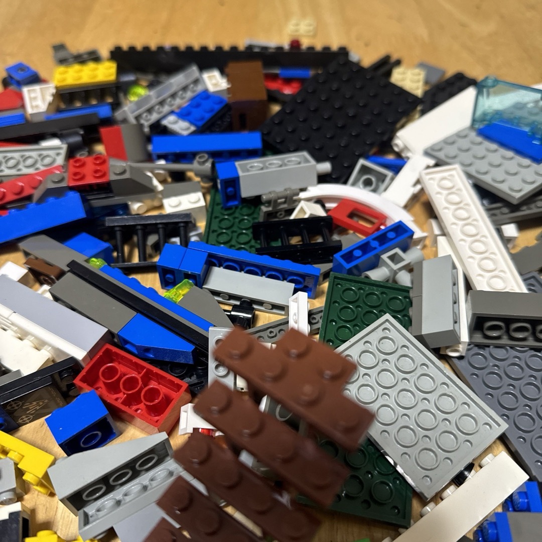 Lego(レゴ)のレゴ（lego）705g！まとめ売り 0.7kg　基本ブロック大量　中古 キッズ/ベビー/マタニティのおもちゃ(知育玩具)の商品写真