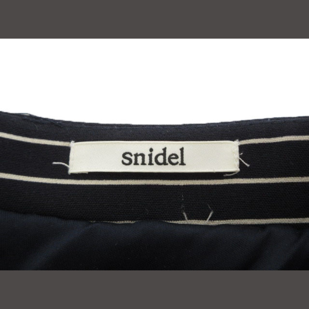 SNIDEL(スナイデル)のスナイデル snidel タックビックショートパンツ ボーダー 0 黒 ブラック レディースのパンツ(ショートパンツ)の商品写真
