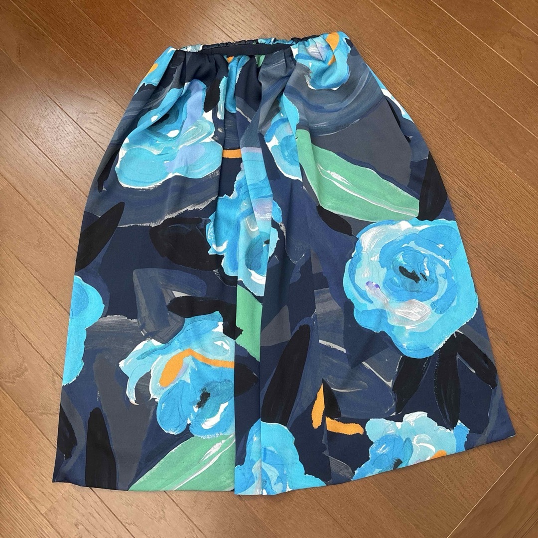 TOMORROWLAND(トゥモローランド)のトゥモローランド　ダブルフラワープリント ランダムタックフレアスカート レディースのスカート(ロングスカート)の商品写真