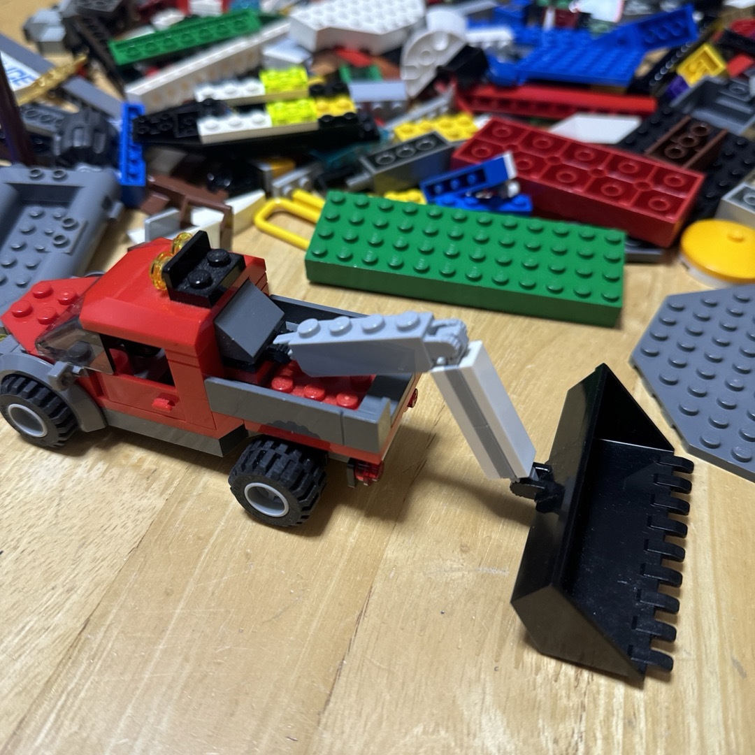 Lego(レゴ)のレゴ（lego）664g！まとめ売り 0.66kg　基本ブロック大量　中古 キッズ/ベビー/マタニティのおもちゃ(知育玩具)の商品写真