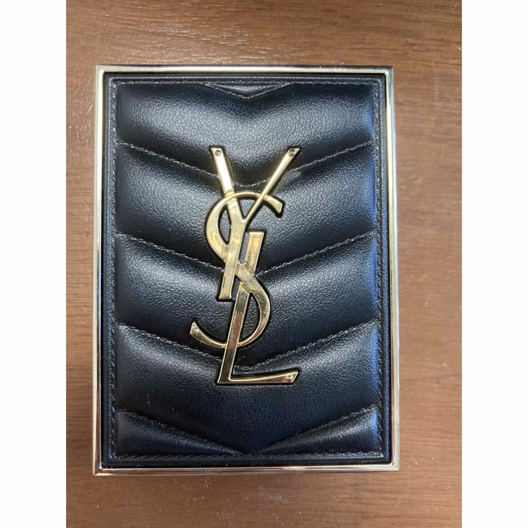 Yves Saint Laurent(イヴサンローラン)のイヴ•サンローラン　クチュールミニクラッチ　400  コスメ/美容のベースメイク/化粧品(アイシャドウ)の商品写真