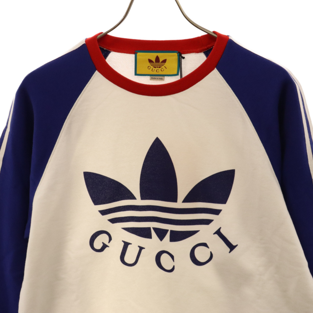 Gucci(グッチ)のGUCCI グッチ 23SS×adidas ロゴプリント3ストライプクルーネックスウェットトレーナー 722951 XJE1K ホワイト/ブルー メンズのトップス(スウェット)の商品写真