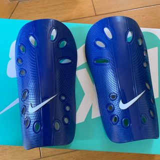 NIKE - NIKE】ナイキ Ｊガード サッカー レガース シンガード LサイズSP0040