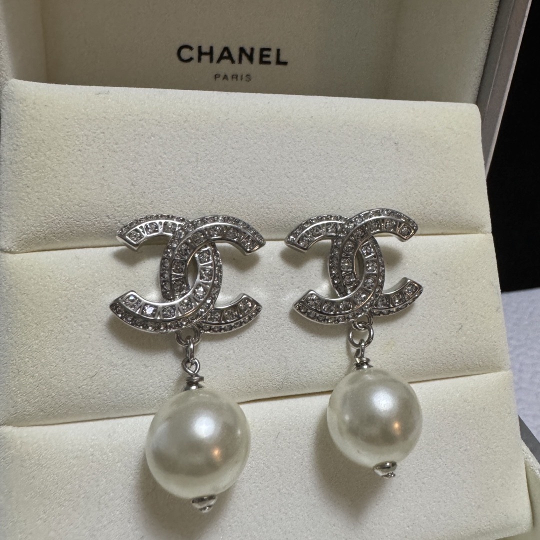 CHANEL(シャネル)のCHANEL シャネル　ピアス　パール付き レディースのアクセサリー(ピアス)の商品写真