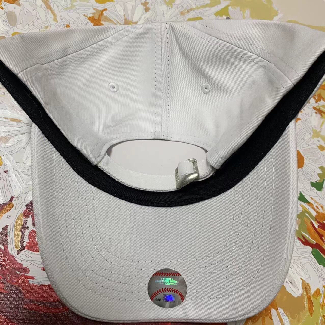 NEW ERA(ニューエラー)の専用黒と白 メンズの帽子(キャップ)の商品写真