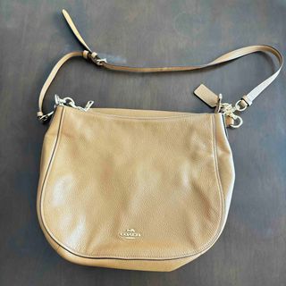 コーチ(COACH)のcoach バッグ　写真より濃いキャメル色(ショルダーバッグ)