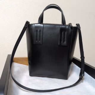 ザラ(ZARA)のZARA　ショルダーバッグ　黒(ショルダーバッグ)