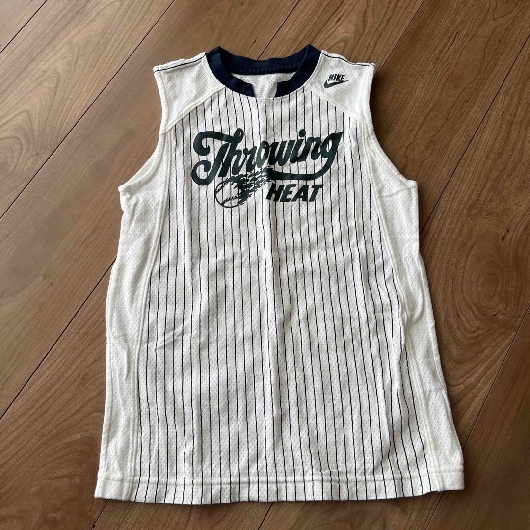 NIKE(ナイキ)のNIKE  ノースリーブ　150 キッズ/ベビー/マタニティのキッズ服男の子用(90cm~)(Tシャツ/カットソー)の商品写真