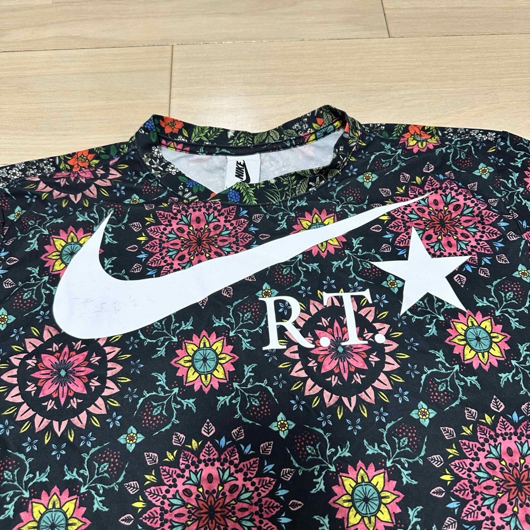 NIKE(ナイキ)の古着 NIKE × RICCARDO TISCI コラボTシャツ メンズのトップス(Tシャツ/カットソー(半袖/袖なし))の商品写真