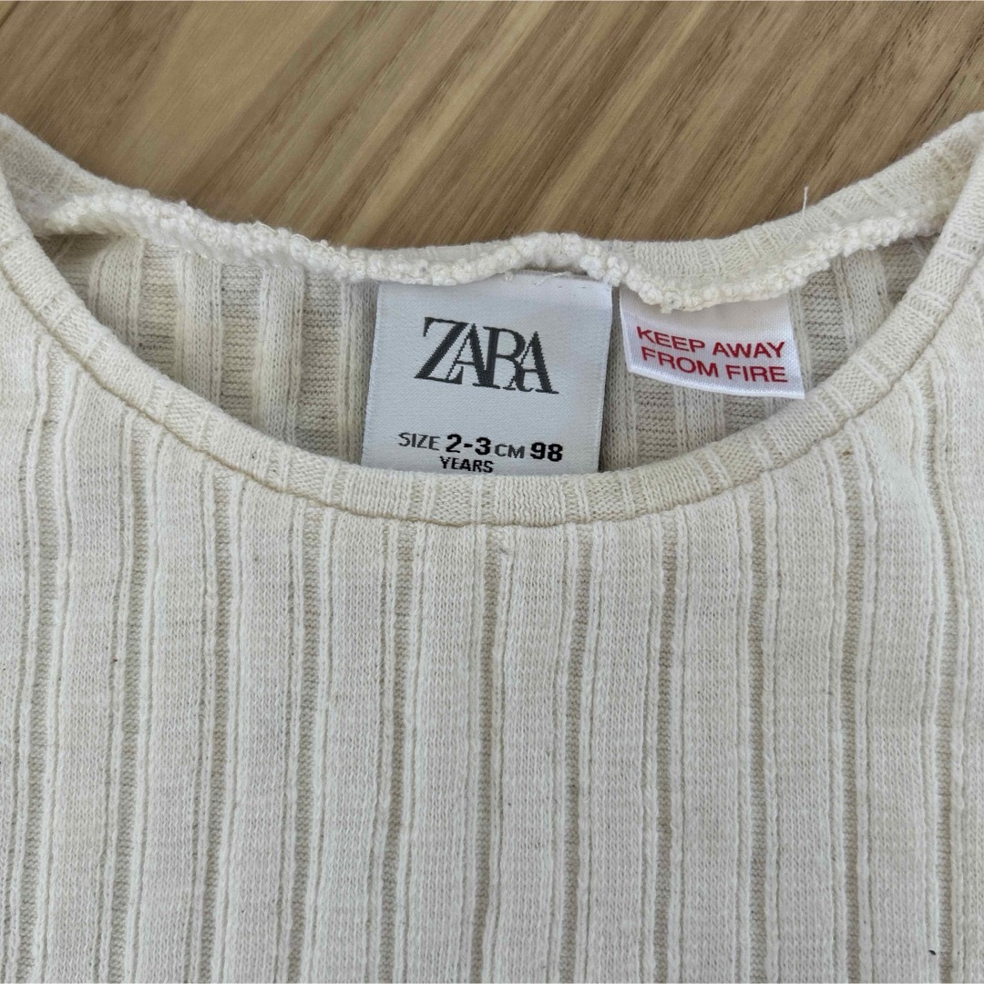ZARA(ザラ)のZARAセットアップ キッズ/ベビー/マタニティのキッズ服女の子用(90cm~)(Tシャツ/カットソー)の商品写真