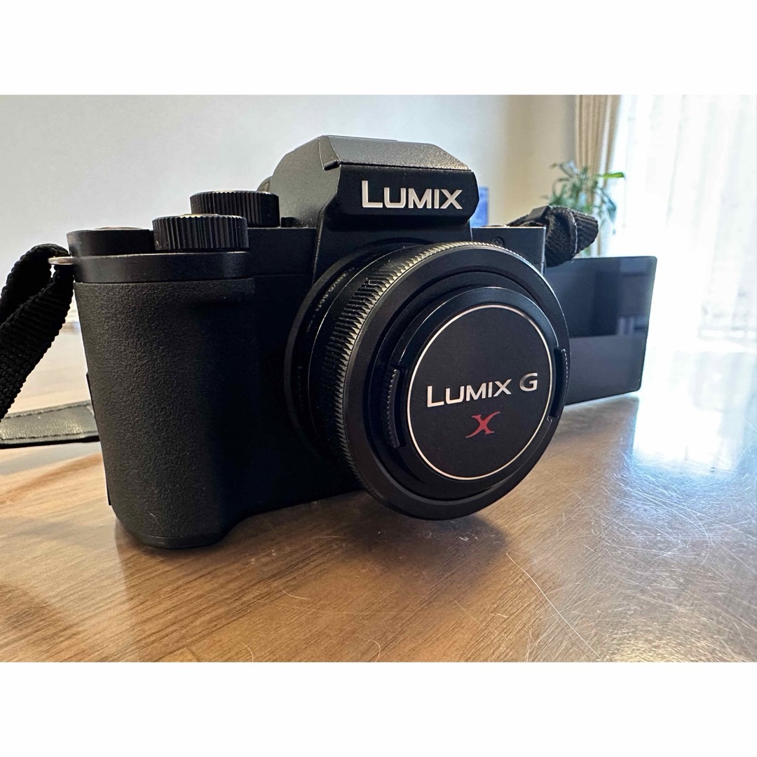 Panasonic(パナソニック)のパナソニック LUMIX DC-G100 スマホ/家電/カメラのカメラ(デジタル一眼)の商品写真