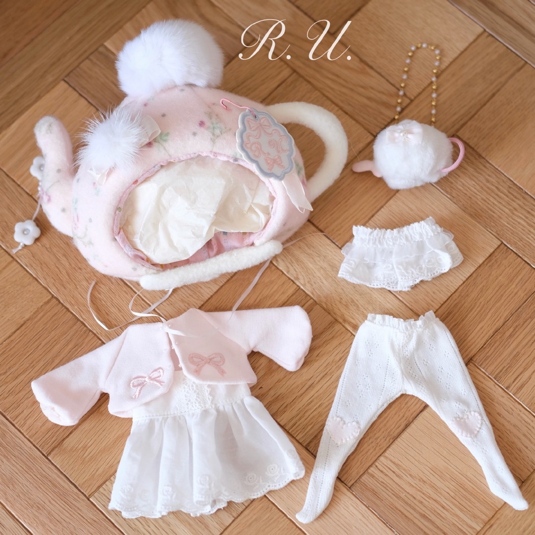 ブライス Qbaby お洋服 アウトフィット 海外作家製 リトルティーポット ハンドメイドのぬいぐるみ/人形(人形)の商品写真