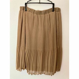 アーヴェヴェ(a.v.v)の値下げしました⭐️ドット柄スカート（a.v.v  Mサイズ ドット柄 ）(ひざ丈スカート)